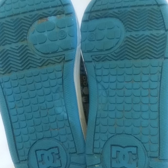 DC Boys Comics Sneakers Size 5 - Picture 8 of 9